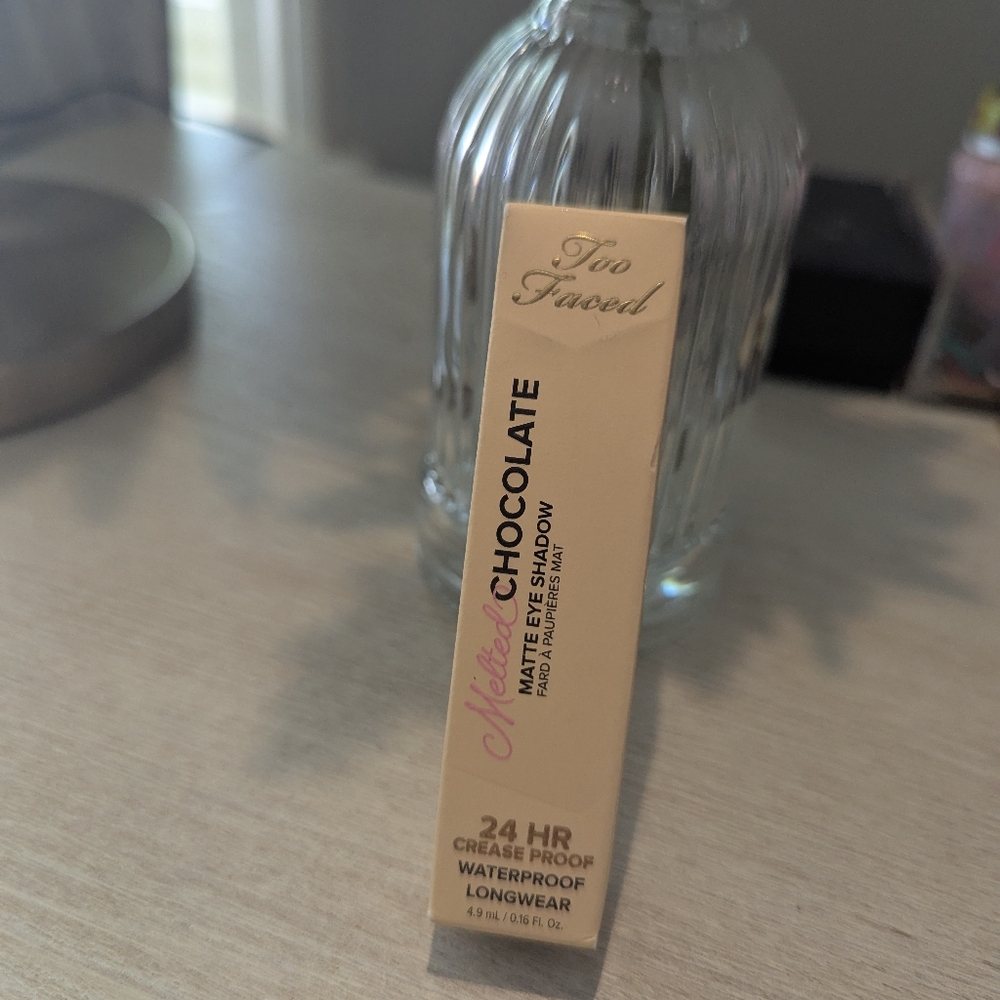 NEW Too Faced 24 hr Velvet Chocolate Matte Eyeshadow - Cocoa Cream